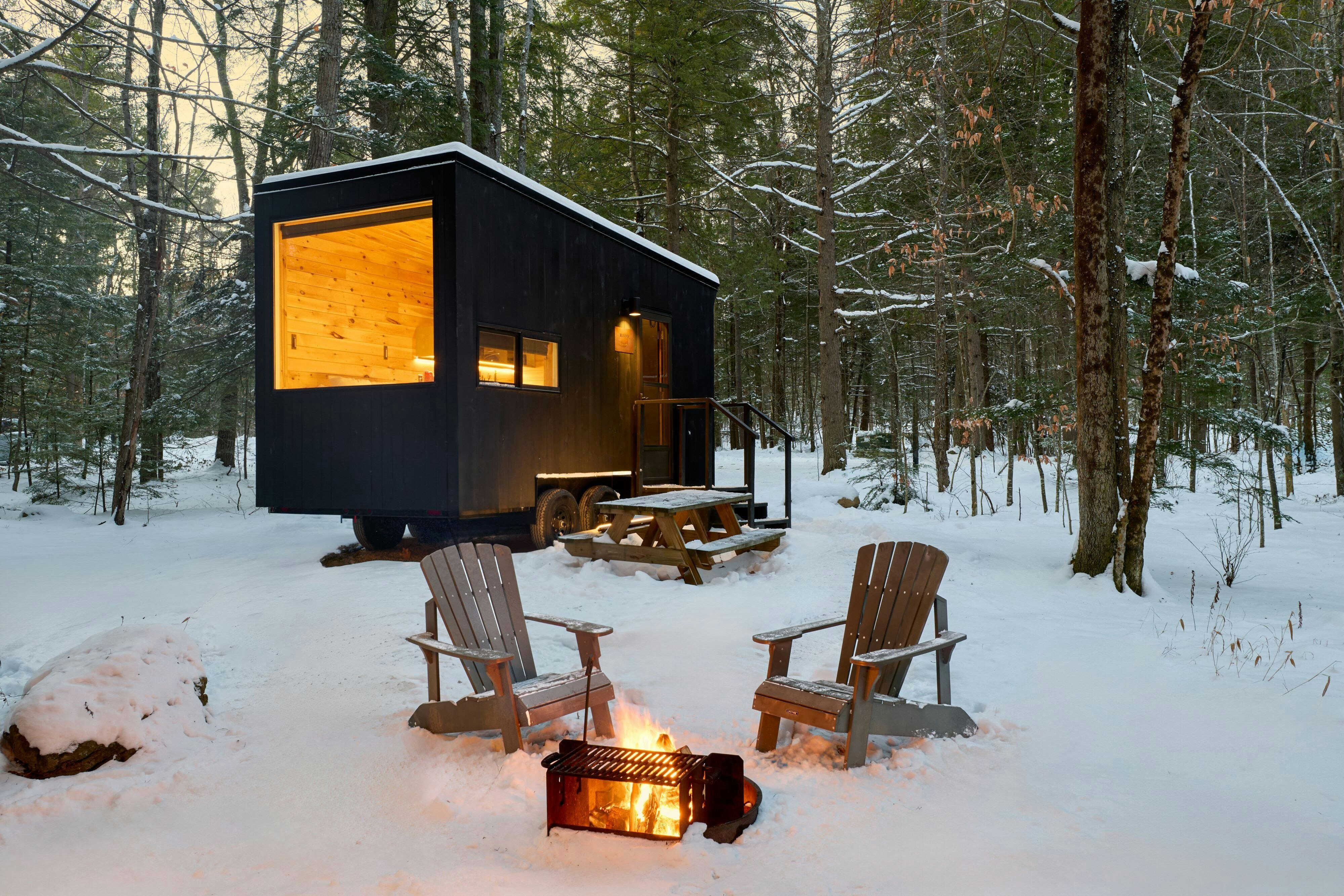 POSTCARD CABINS DALE HOLLOW-guestroom-Single Cabin.jpg