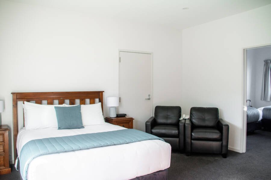 Carrick Lodge Motel-guestroom-One Bedroom Family.jpg
