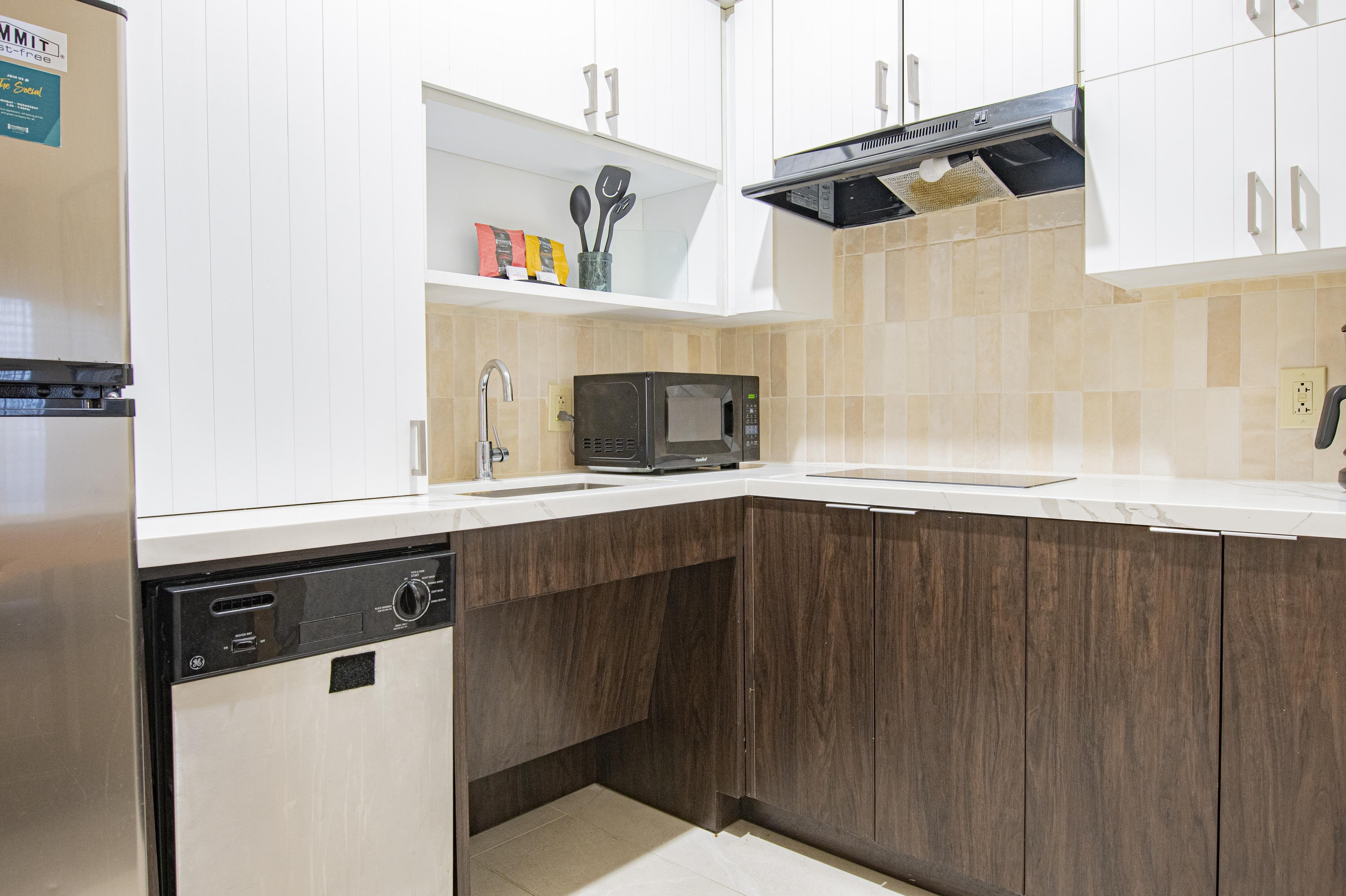 STAYBRIDGE SUITES LAFAYETTE BY IHG-guestroom-Accessible Kitchen.jpg