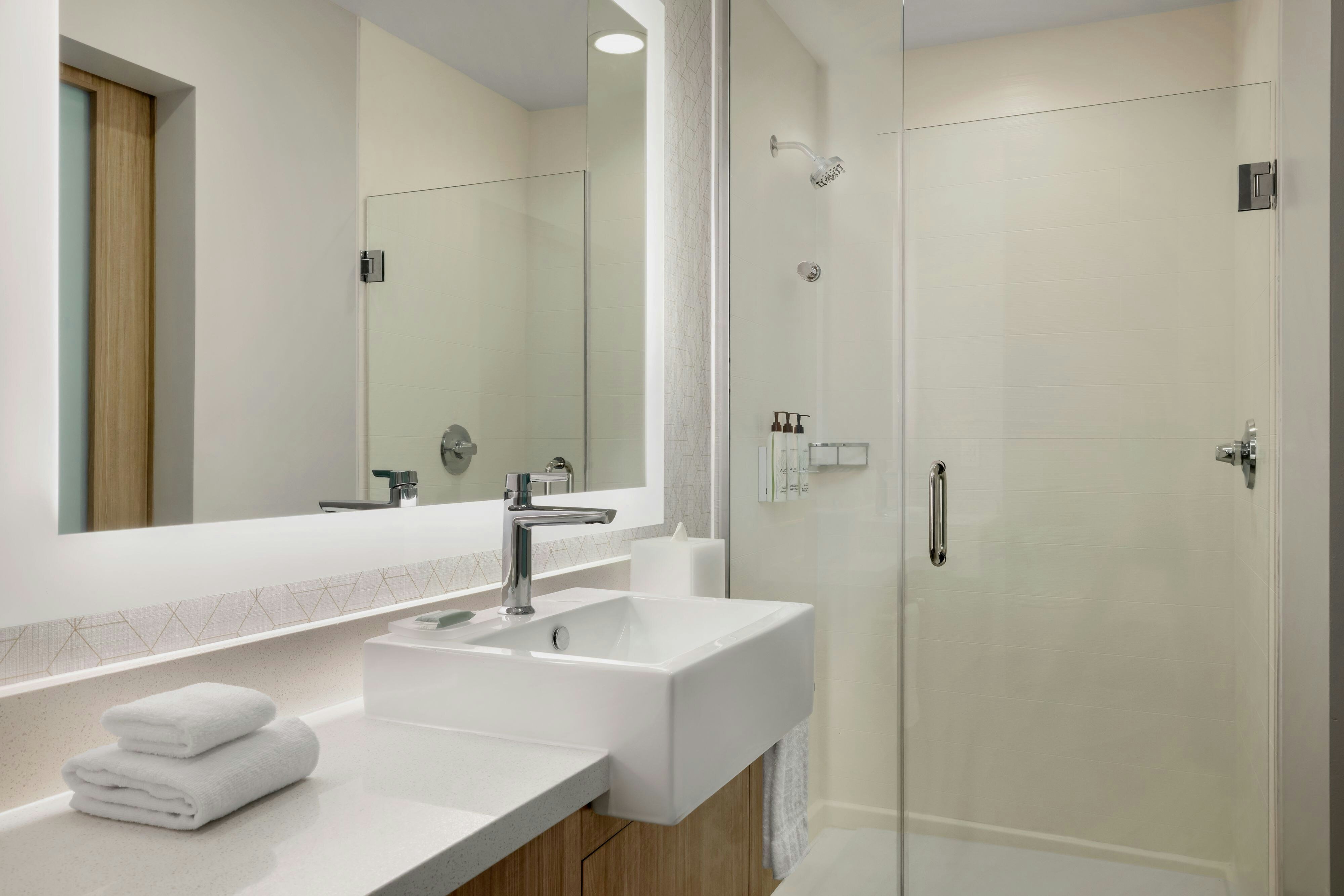 SpringHill Suites by Marriott Orange Beach Gulf Shores-guestroom-King Suite Bathroom.jpg