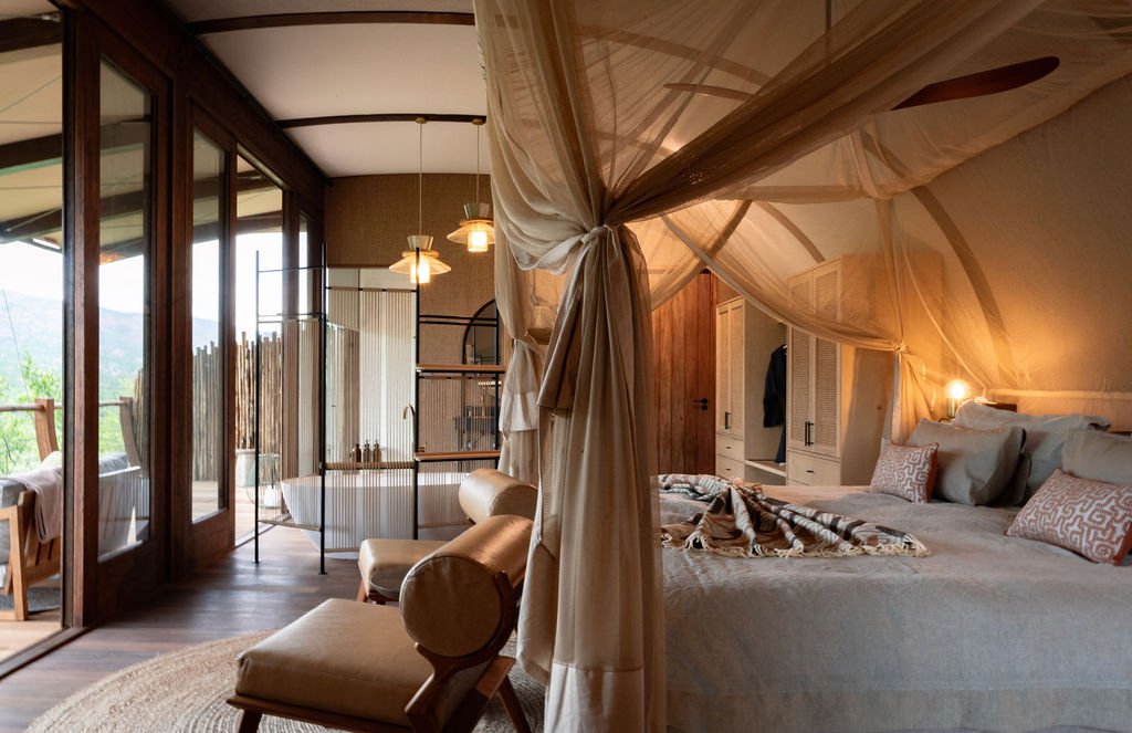 Few and Far Luvhondo-guestroom-Interior suite.jpg
