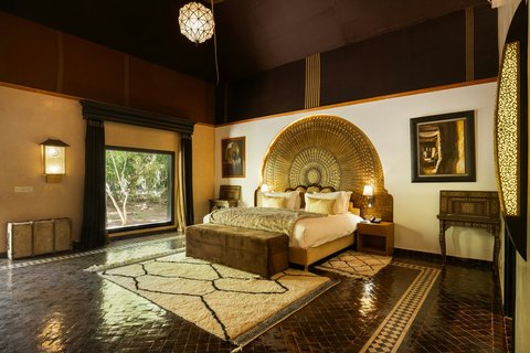LODGE DELUXE SUITE ROOM VIEW