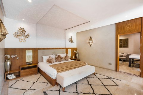MASTER SUITE BEDROOM