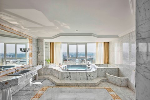 Royal Suite - Bathroom