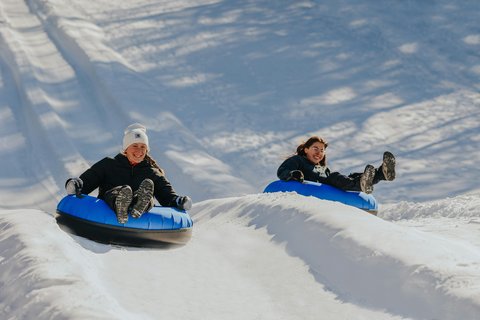 Snow Tubing Women Petricone AA Edit