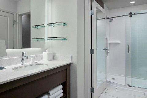 Suite Bathroom