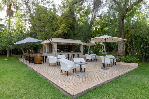 Outdoor Bar