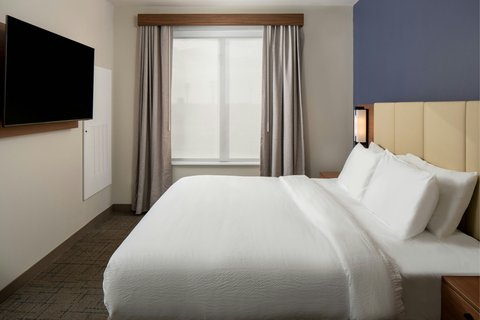 King Suite with Smart TV & modern amenities