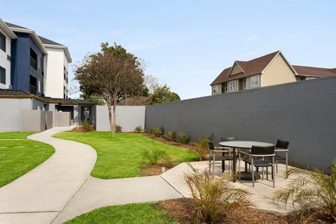 Hotel Courtyard