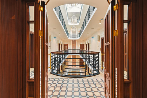 4th Guest Floor 