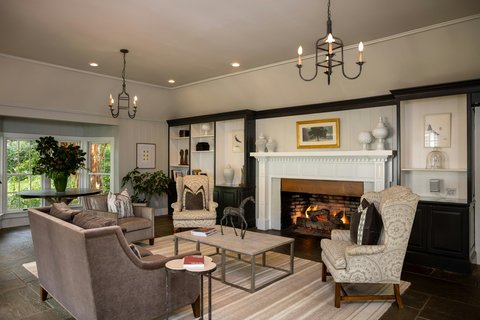 living room ()