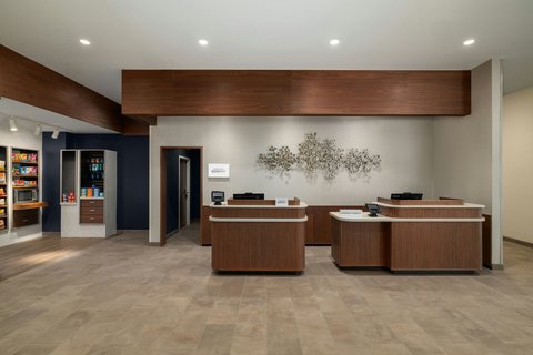 Front Desk 1Z6A9430