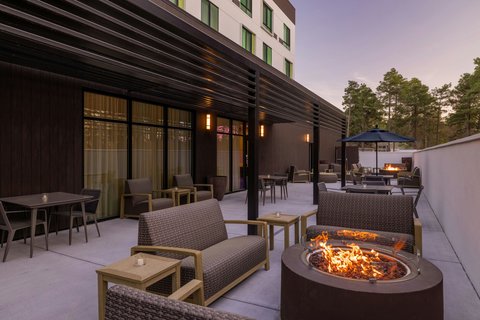 Outdoor Patio 1Z6A9342