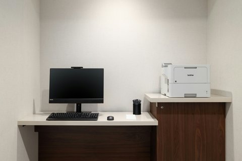 Business Center 1Z6A9449