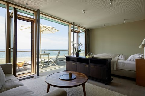 bedroom ()