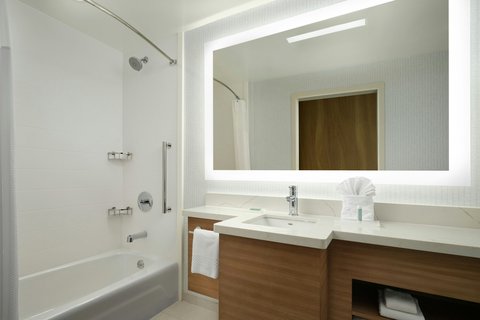 Guest Bathroom Tub