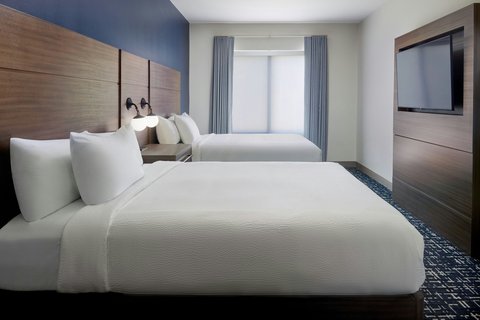 Queen Queen Suite Bedroom