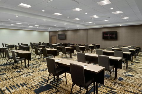 Summit Meeting Room