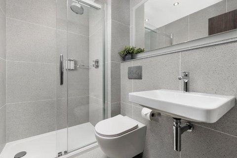 Bathroom Studio Suite
