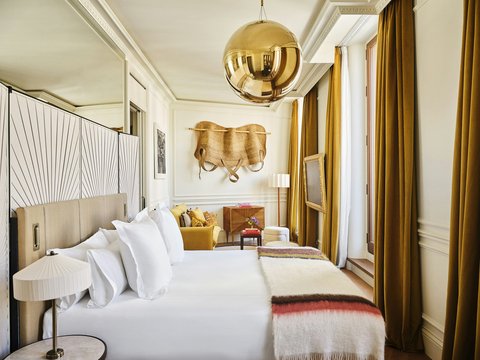 CLUB METROPOLIS MADRID MARCH CORNER SUITE ROOM LOW