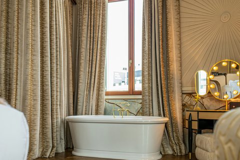 SUITE CIRCULAR CIBELES BAÃERA METROPOLIS