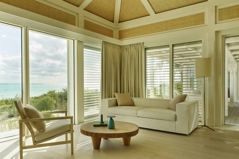 Villa Sitting