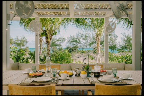 Norman\'s Cay Villa Outdoor Dinning 