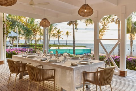 Thanda Island Accommodation Villa Deck Dining Hywell Waters ret