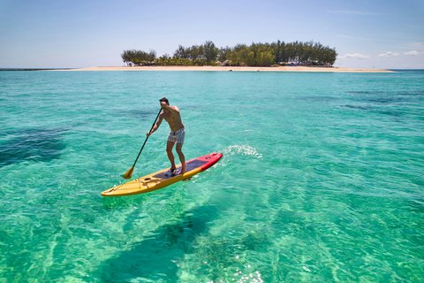 Thanda Island Activities Watersports SUP Hywell Waters ret