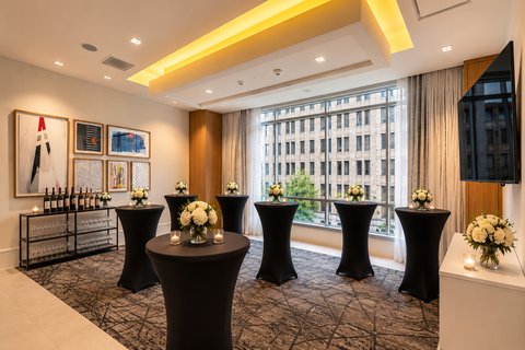 Connect and celebrate in our downtown Houston meeting space.