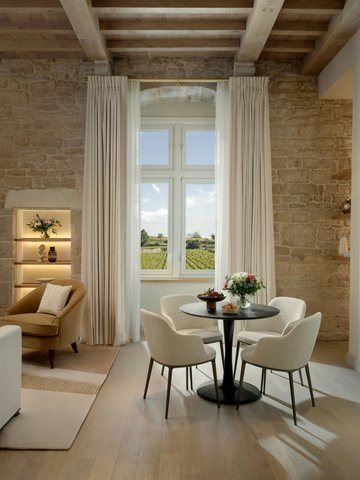 Mathilde Signature Suite ()