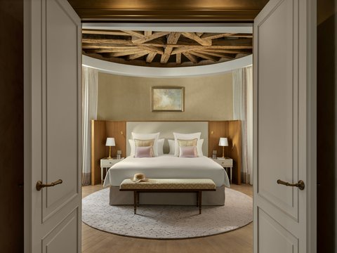 Rotonde Signature Suite @John Athimaritis