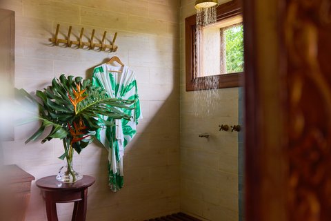 Thanda Island Accommodation Banda Bathroom Robe Hywell Waters ret