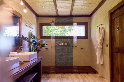 Thanda Island Accommodation Banda Bathroom Hywell Waters ret