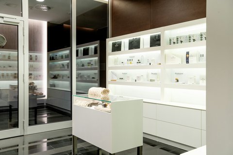 ROYAL SAVOY HOTEL AND SPA - Photo 20