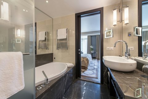 ROYAL SAVOY HOTEL AND SPA - Photo 49