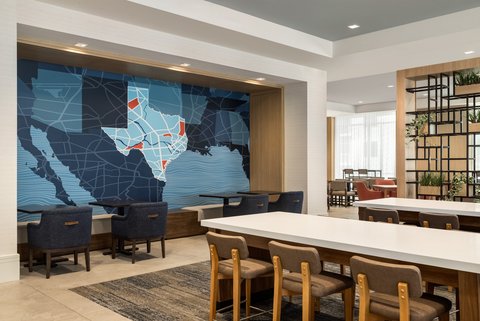 Work or gather in our downtown Houston hotel lobby.