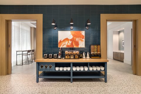 Grab your favorites from our free Houston breakfast buffet.