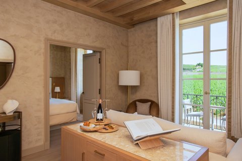 Commaraine Signature Suite @John Athimaritis