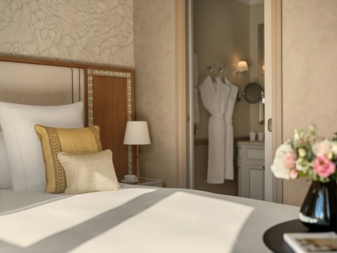 Bourgogne Room Details @John Athimaritis