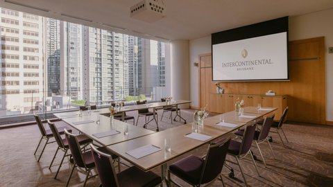 Room 82 loctaed on Level 8 with natural light and city views