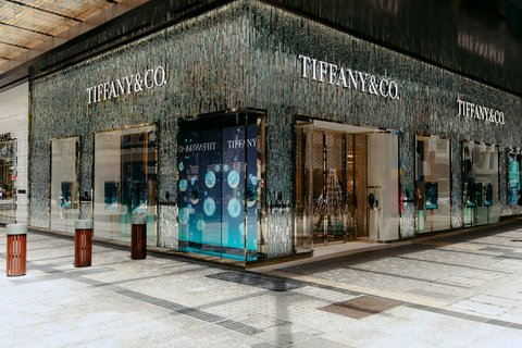 Experience Brisbane\'s Top Luxury Shopping at Queen Street Plaza