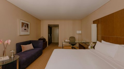 King Classic Room with work space