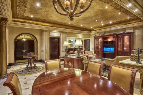 Presidential Suite Dining
