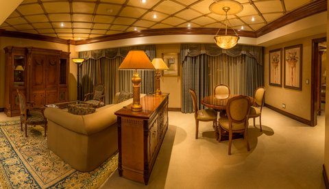 Junior suite lounge