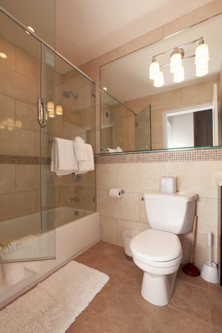 New York Furnished Apartment Bathroom