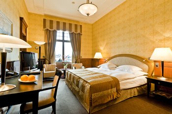 GRAND HOTEL LES TROIS ROIS