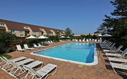  - Windward Shores Hotel Amagansett