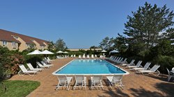  - Windward Shores Hotel Amagansett