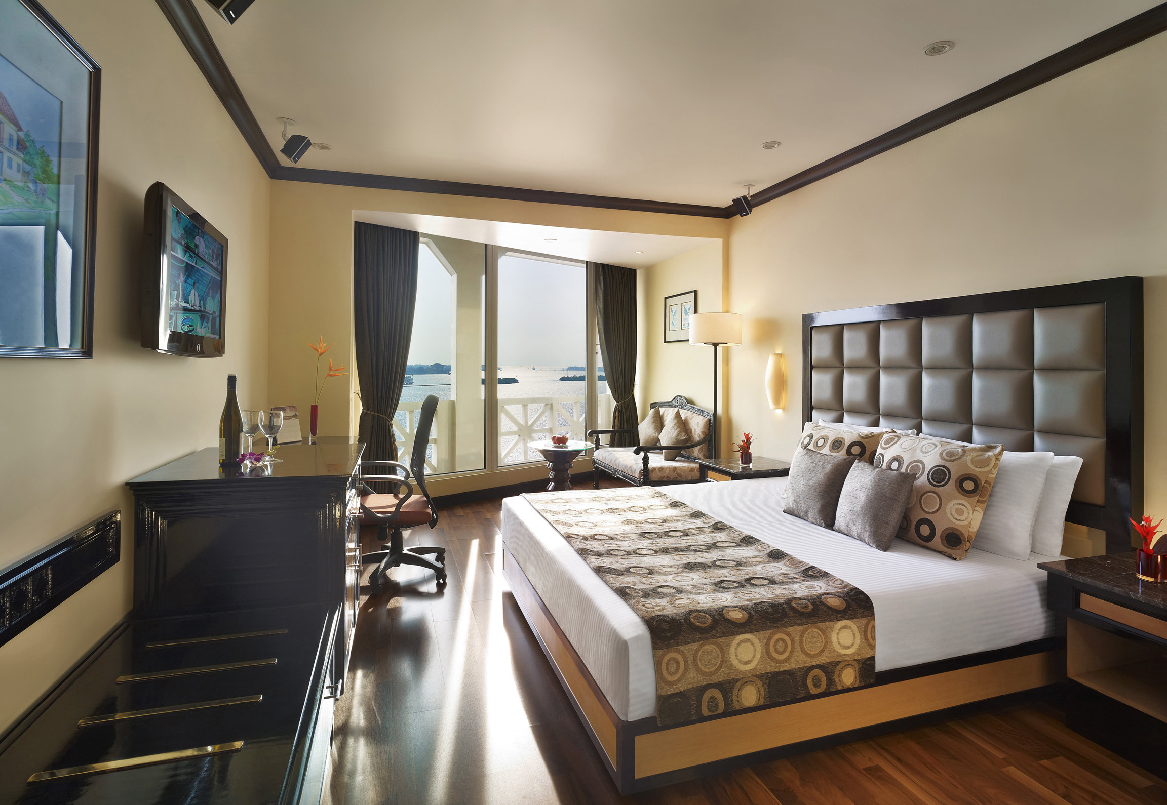 The Gateway Hotel Marine Drive-guestroom-Gateway Ernakulam Suite.jpg